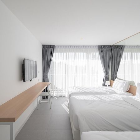 Lis Hotel Chiangmai Chiang Mai Bagian luar foto