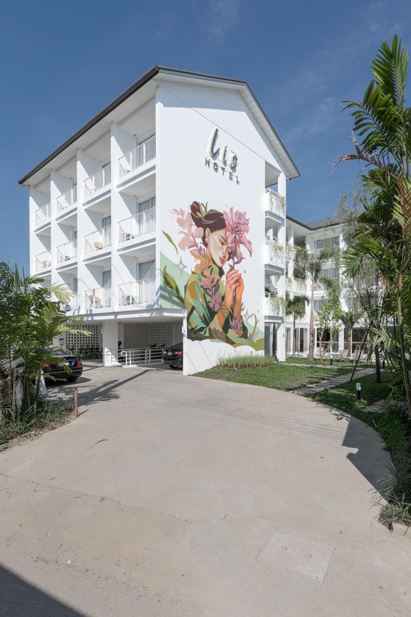 Lis Hotel Chiangmai Chiang Mai Bagian luar foto