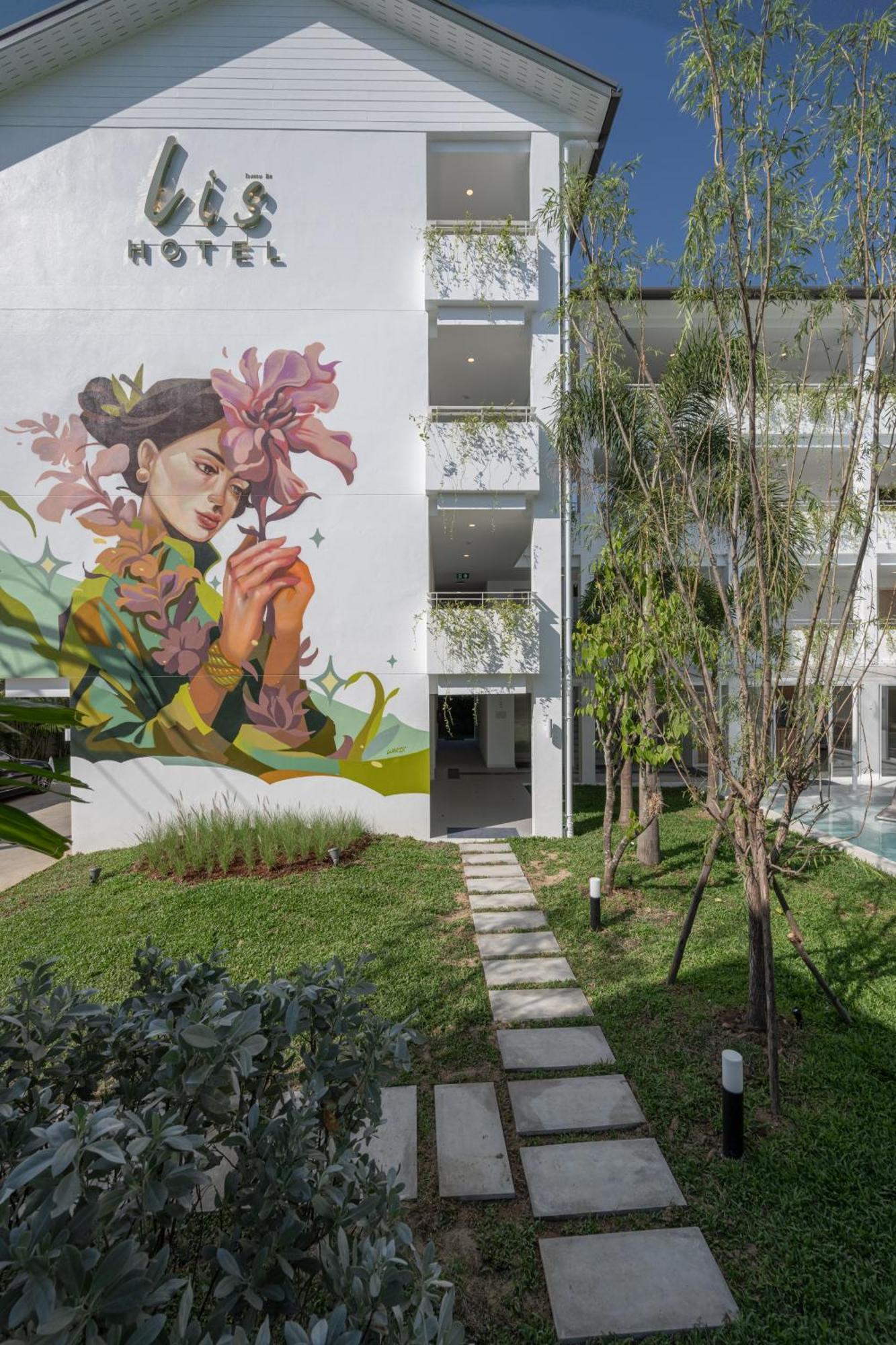 Lis Hotel Chiangmai Chiang Mai Bagian luar foto